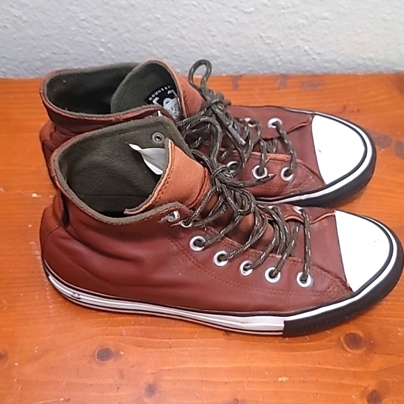 CONVERSE CHUCK TAYLOR ALL STAR UNISEX BROWN LEATHER WATERPROOF SNEAKER 8 - Picture 2 of 11